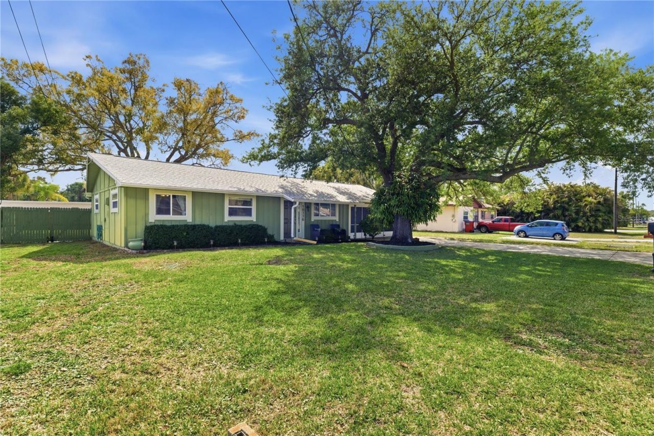 10776 124th Avenue N, Seminole, FL 33778 Photo