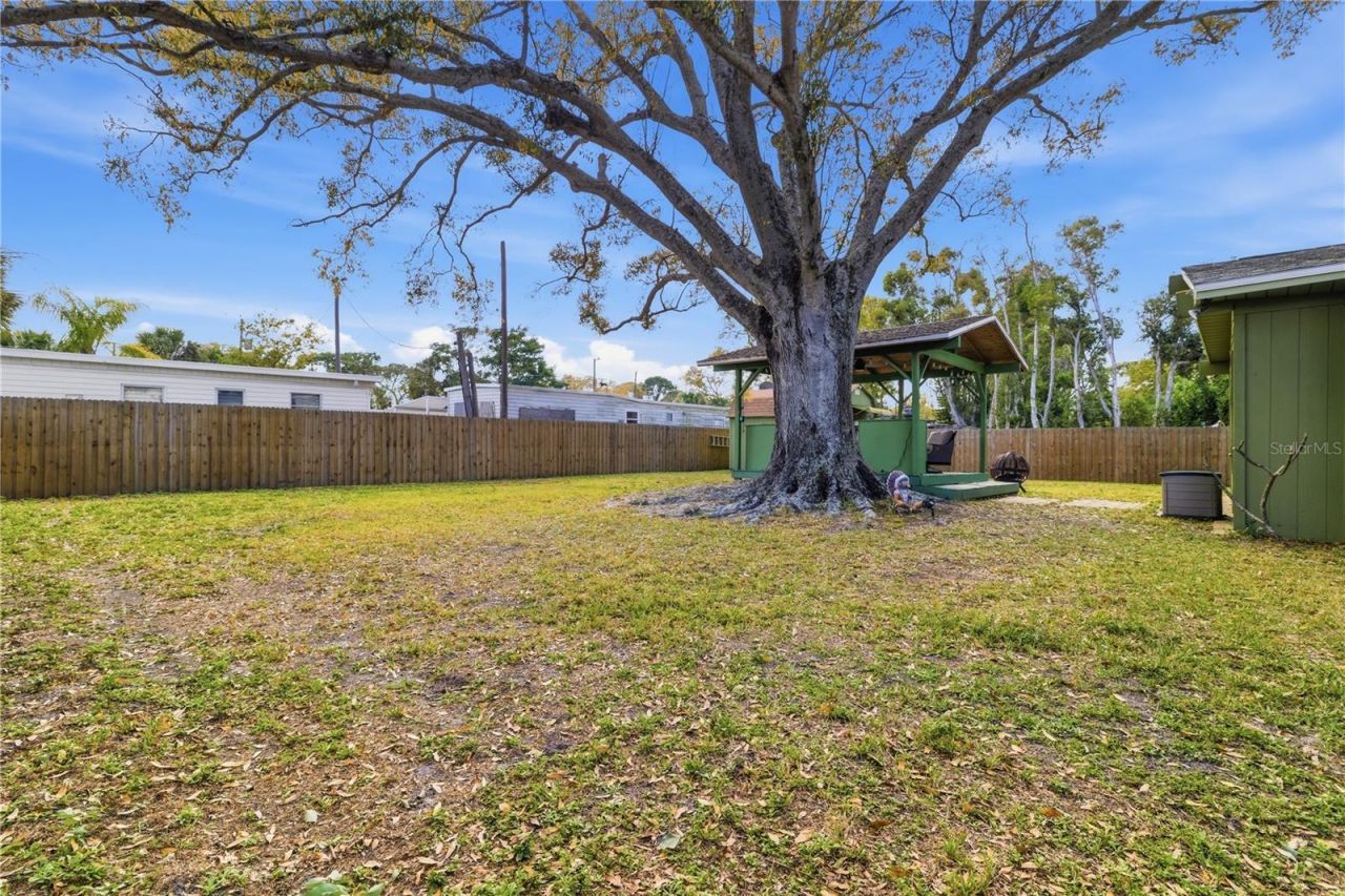 10776 124th Avenue N, Seminole, FL 33778 Photo