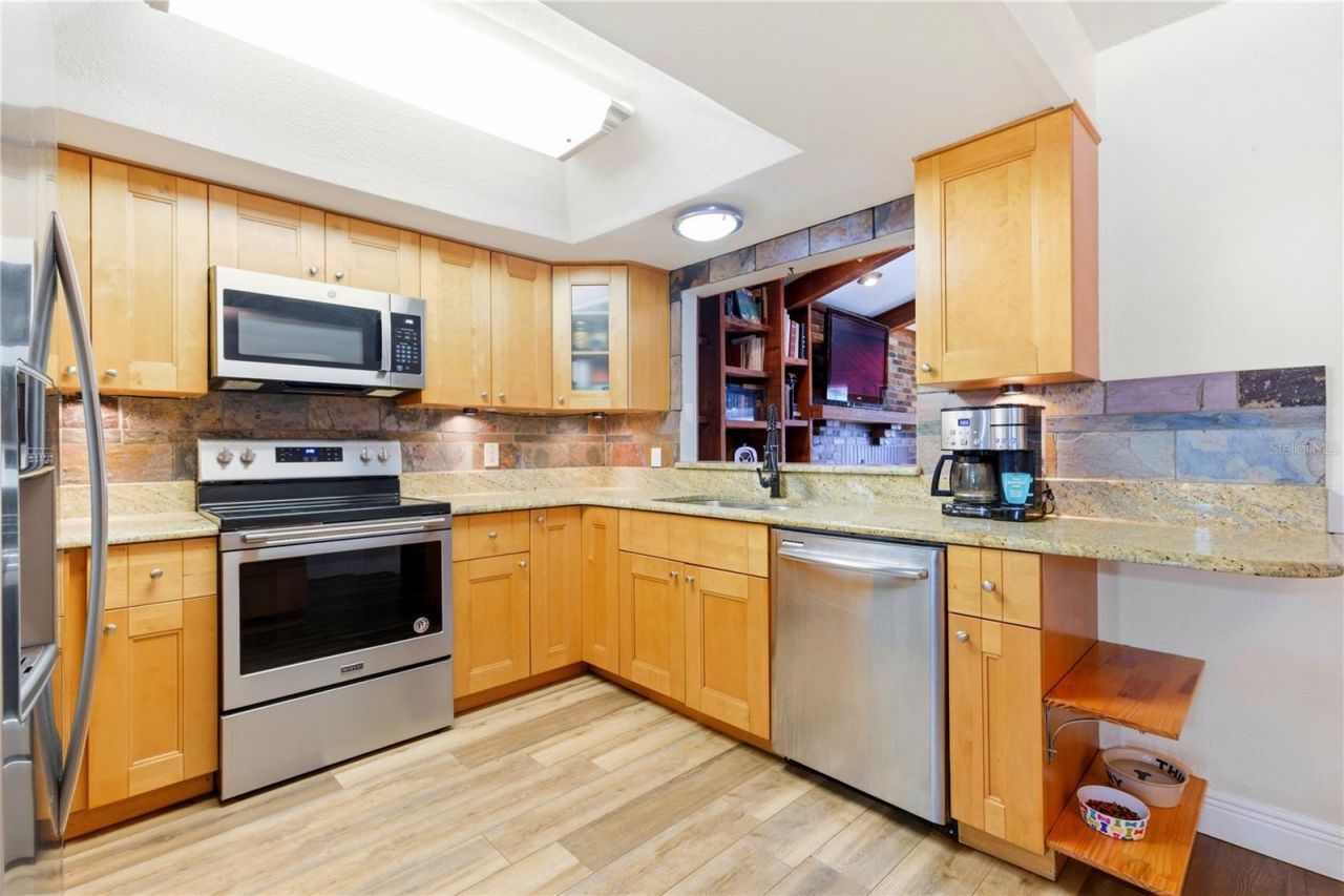 10776 124th Avenue N, Seminole, FL 33778 Photo