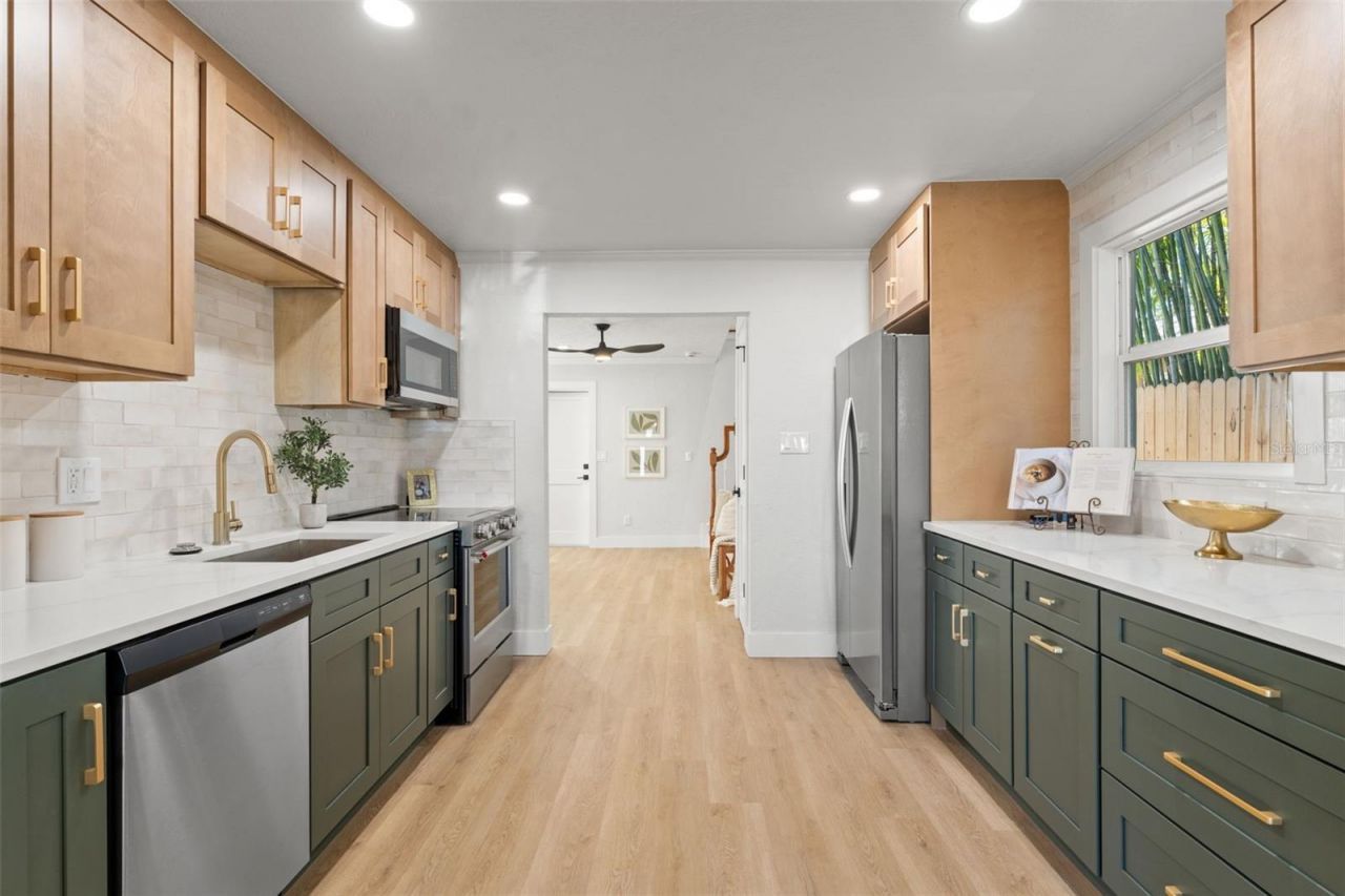 646 36th Avenue N, Saint Petersburg, FL 33704 Photo