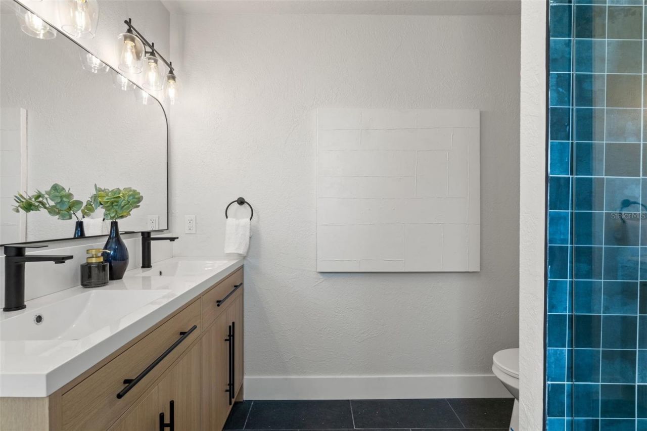 646 36th Avenue N, Saint Petersburg, FL 33704 Photo