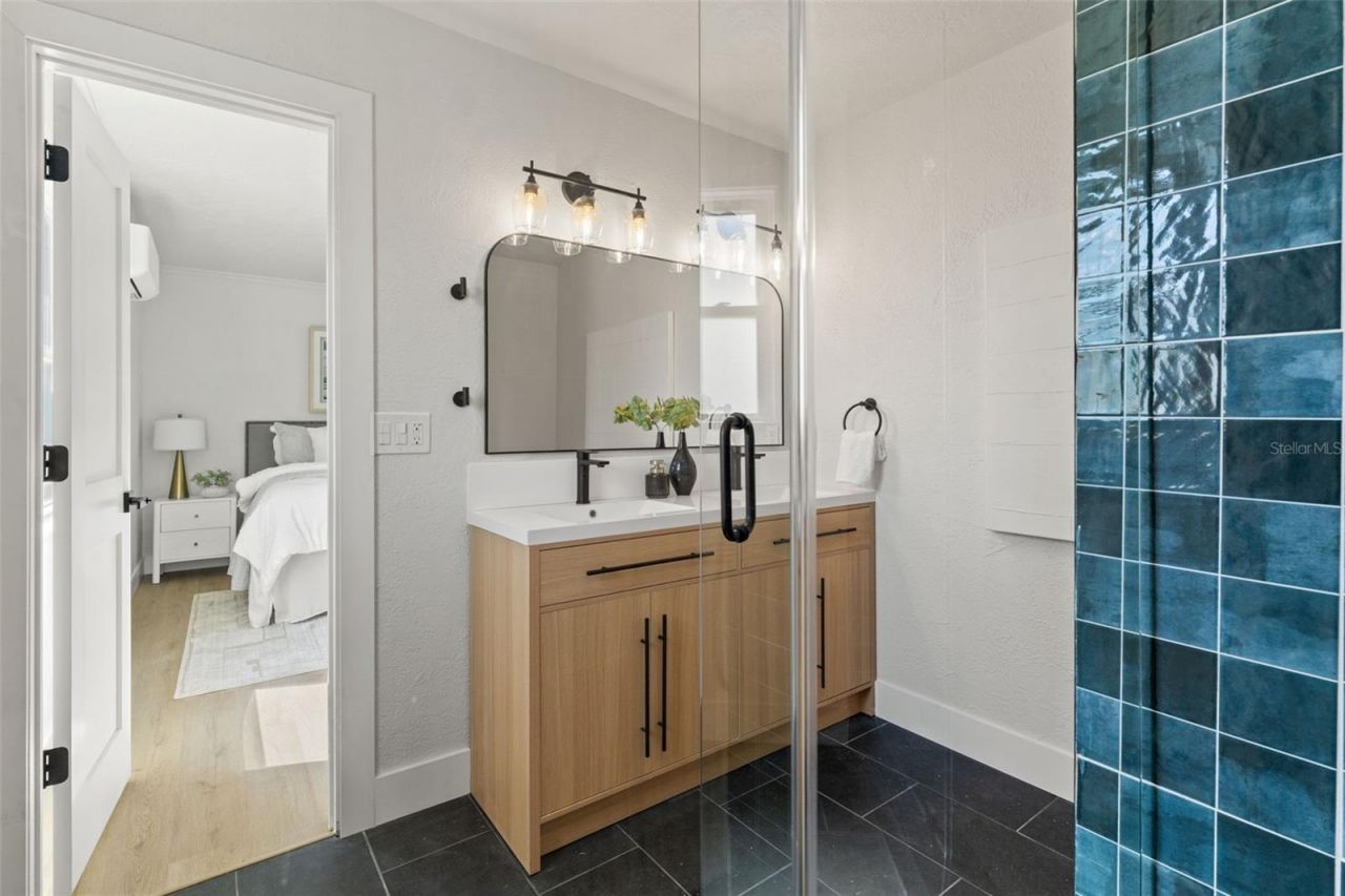 646 36th Avenue N, Saint Petersburg, FL 33704 Photo