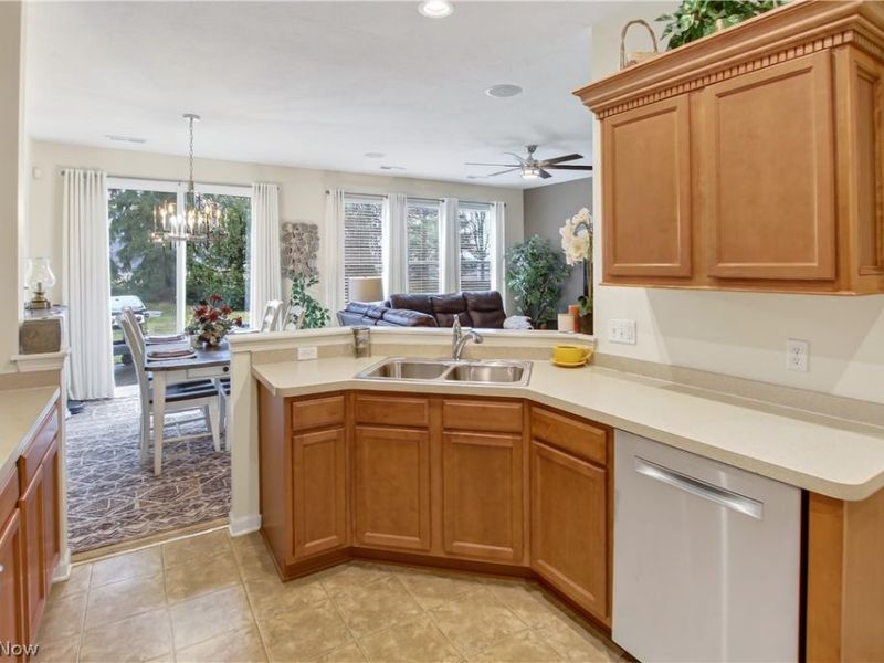 9448 Saw Mill Drive , North Ridgeville, OH 44039 Photo 6