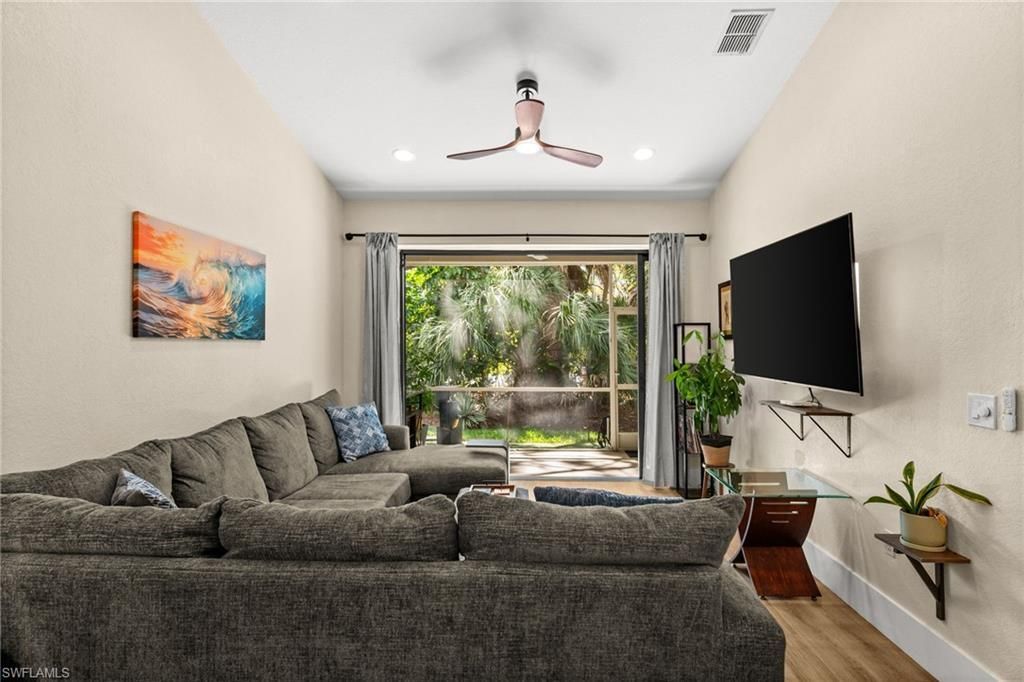 7595 Meadow Lakes Dr , Unit 502, Naples, FL 34104 Photo