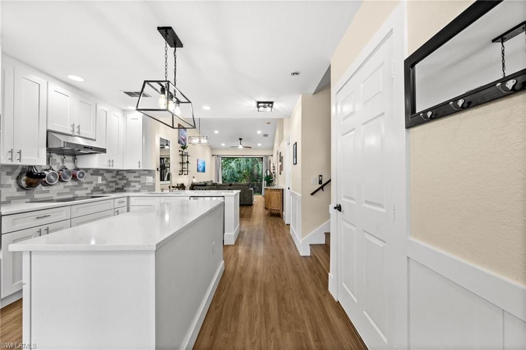 7595 Meadow Lakes Dr , Unit 502, Naples, FL 34104 Photo