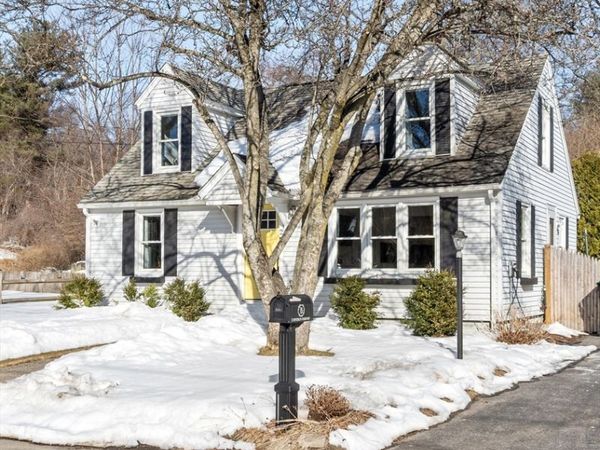 2 Riverlin Pkwy, Millbury, MA 01527