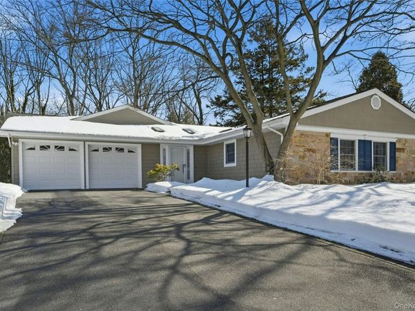 5 Shawmont Lane , Stony Brook, NY 11790