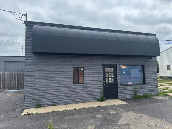 3223 S Dort Highway , Burton, MI 48529