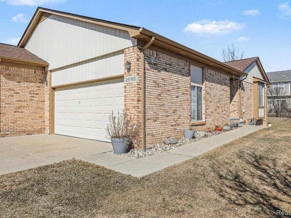 26185 Markiegrove, Chesterfield Twp, MI 48051