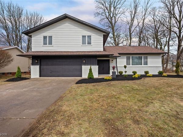 5577 Kilbourne Drive , Lyndhurst, OH 44124