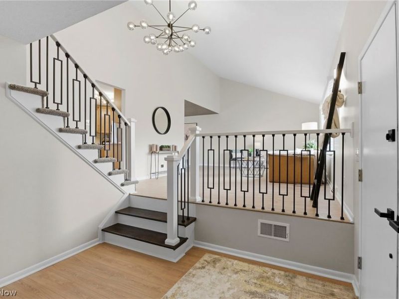 5577 Kilbourne Drive, Lyndhurst, OH 44124 Photo 4