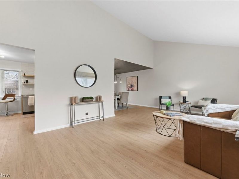 5577 Kilbourne Drive, Lyndhurst, OH 44124 Photo 6