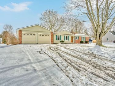 193 Hawthorne Circle , Farmington, NY 14425