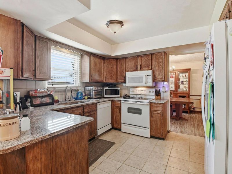 2125 Keltonshire Avenue, Columbus, OH 43229 Photo 9