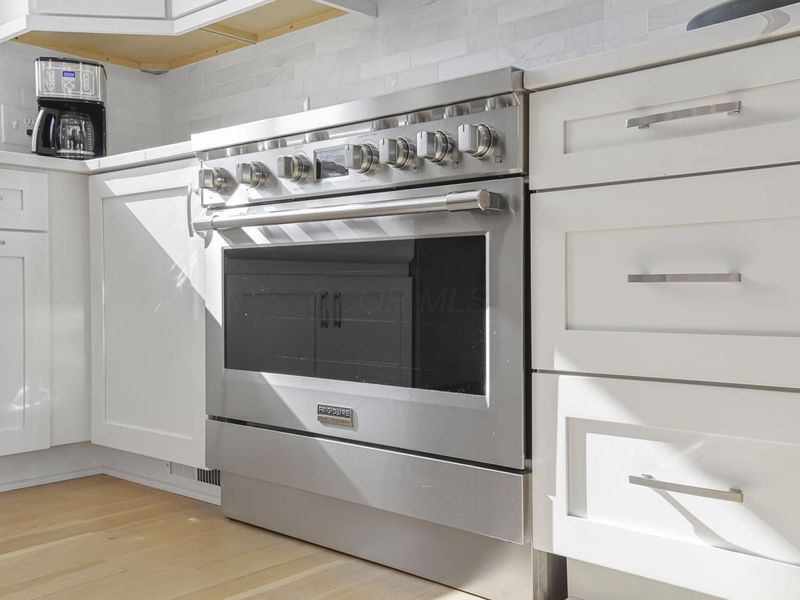 5699 Feldon Court NW, Carroll, OH 43112 Photo 12