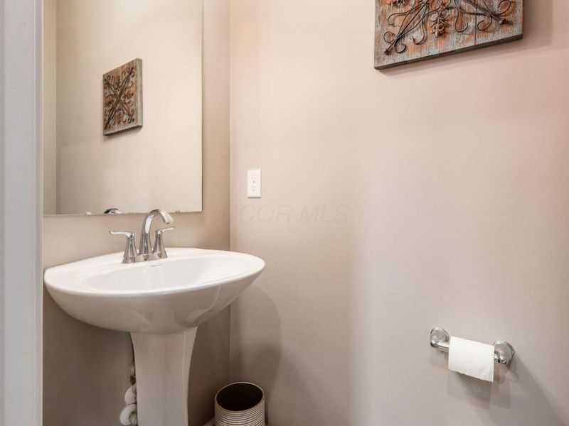 1 Hemingway Avenue , Ashville, OH 43103 Photo 12