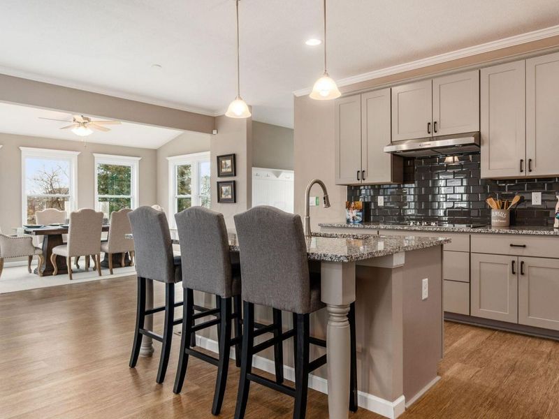 1 Hemingway Avenue , Ashville, OH 43103 Photo 2