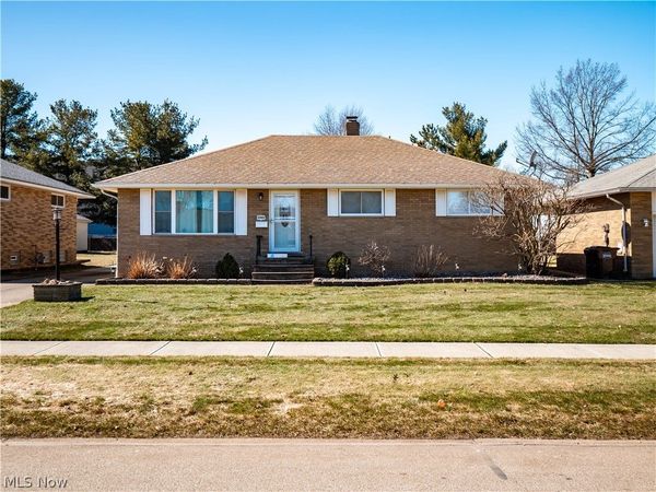 6886 Lynett Drive , Parma, OH 44129