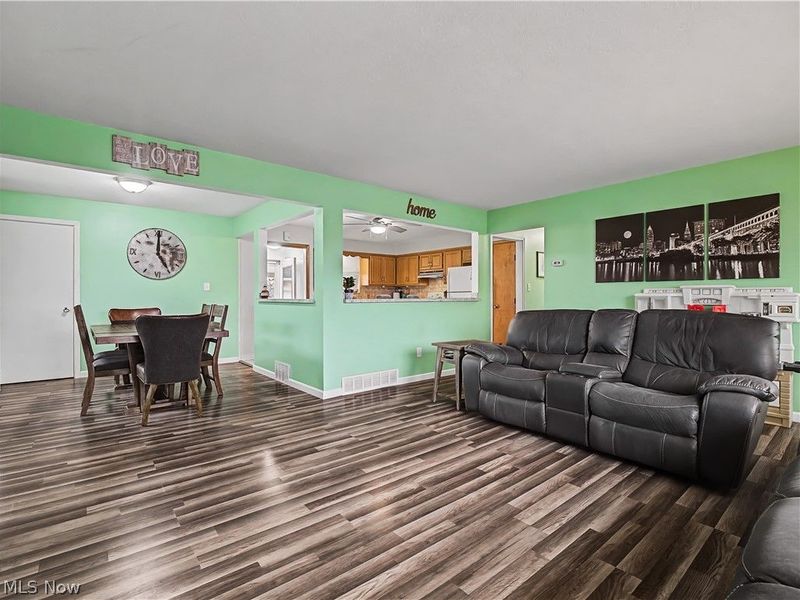 6886 Lynett Drive, Parma, OH 44129 Photo 11