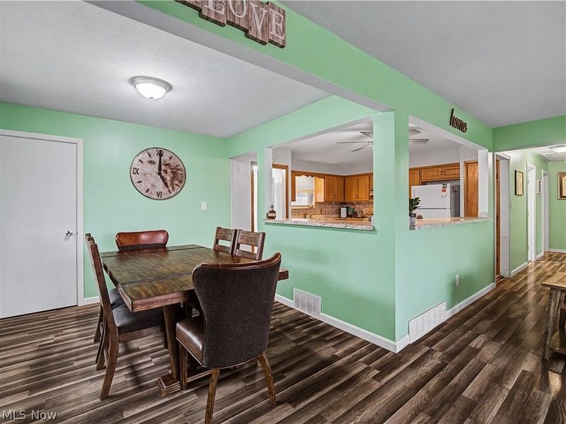 6886 Lynett Drive, Parma, OH 44129 Photo 12