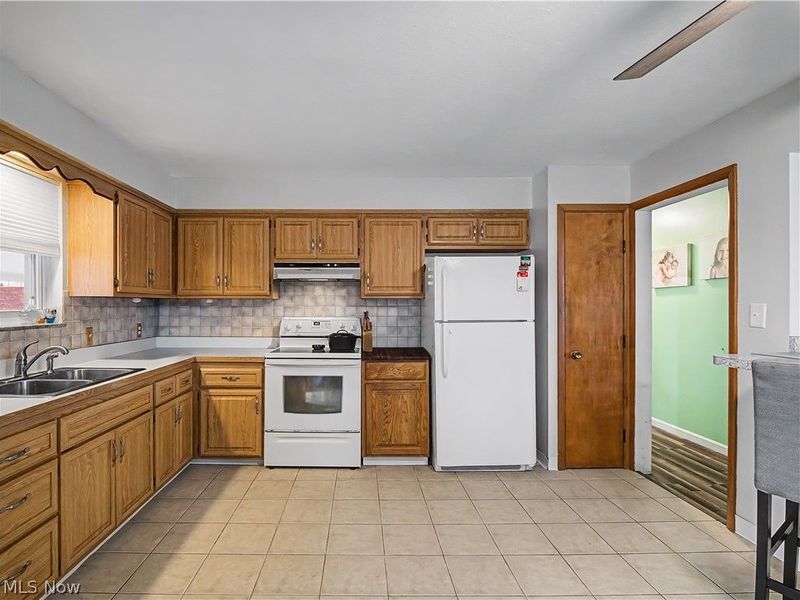 6886 Lynett Drive, Parma, OH 44129 Photo 14