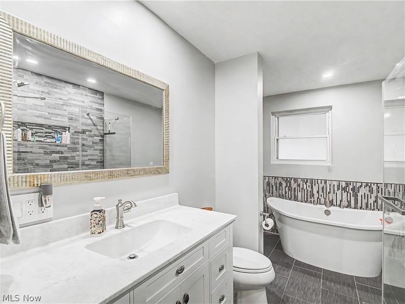 6886 Lynett Drive, Parma, OH 44129 Photo 19