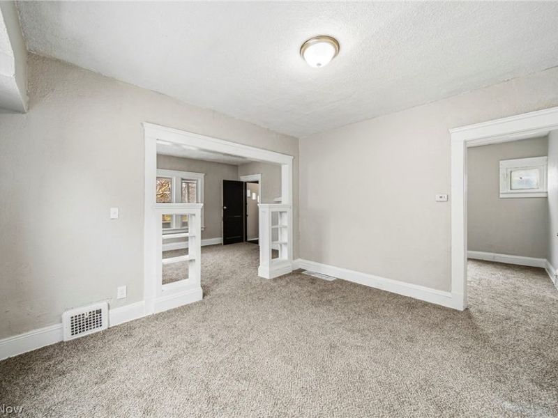 9512 Parkview Avenue , Cleveland, OH 44104 Photo 25