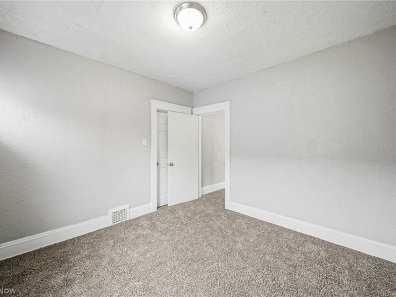 9512 Parkview Avenue , Cleveland, OH 44104 Photo 30