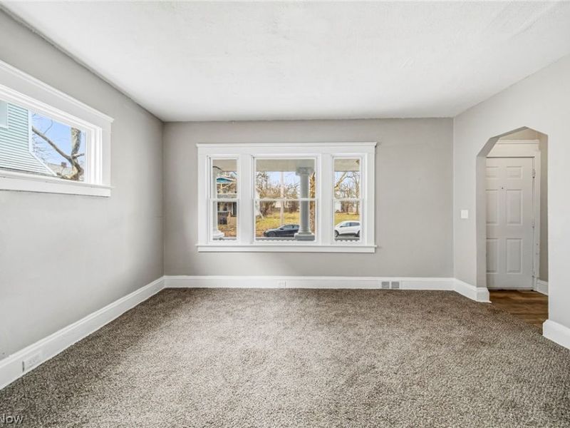 9512 Parkview Avenue , Cleveland, OH 44104 Photo 8