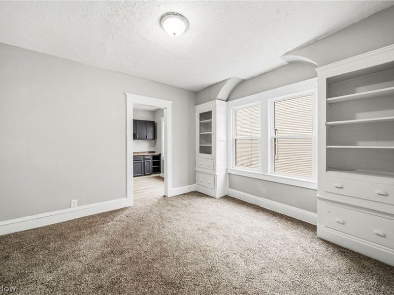 9512 Parkview Avenue , Cleveland, OH 44104 Photo 9