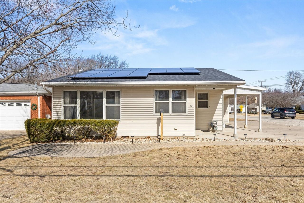 1002 N Oakley Avenue, Streator, IL 61364 Main Photo