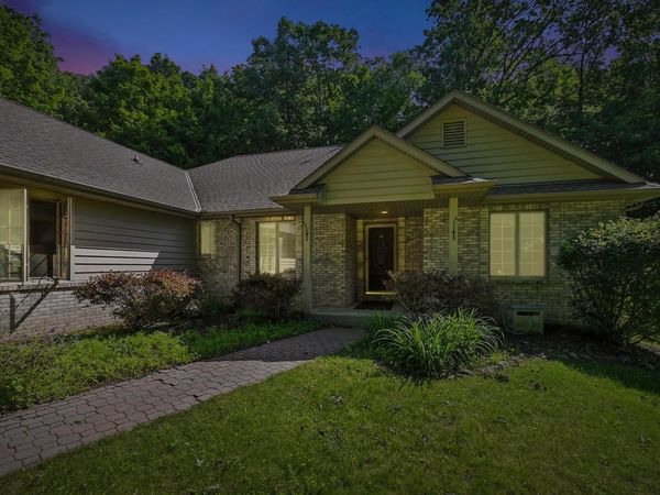 520 Bayberry LANE, Slinger, WI 53086