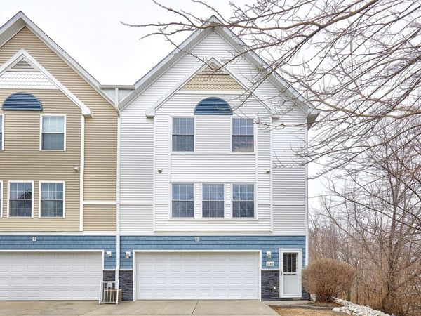 1143 SE Village View Lane, Ankeny, IA 50021