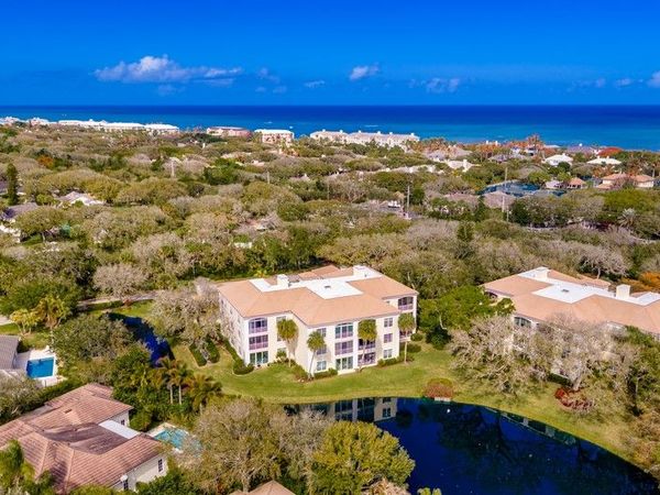 100 Sable Oak Lane, Unit 102, Vero Beach, FL 32963