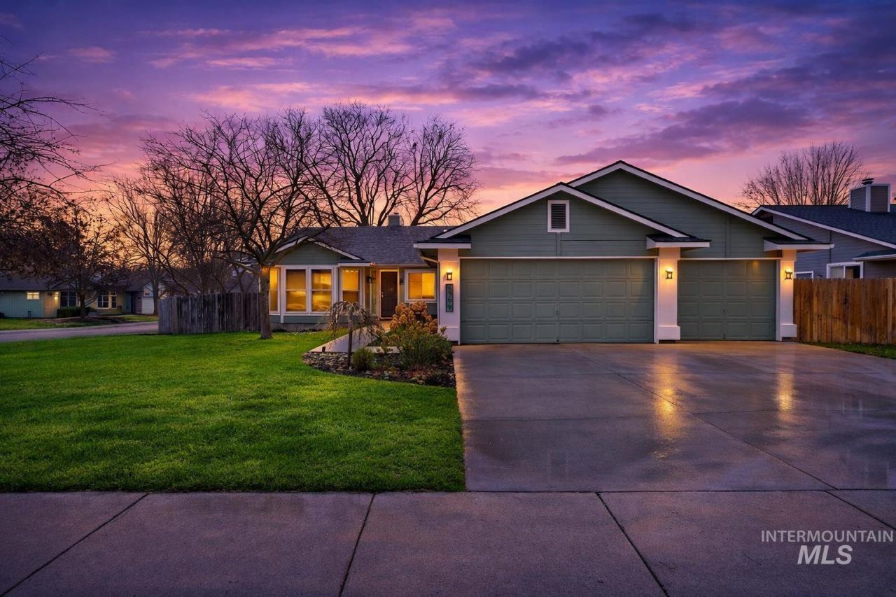 5799 W Drawbridge Dr, Boise, ID 83703 Main Photo