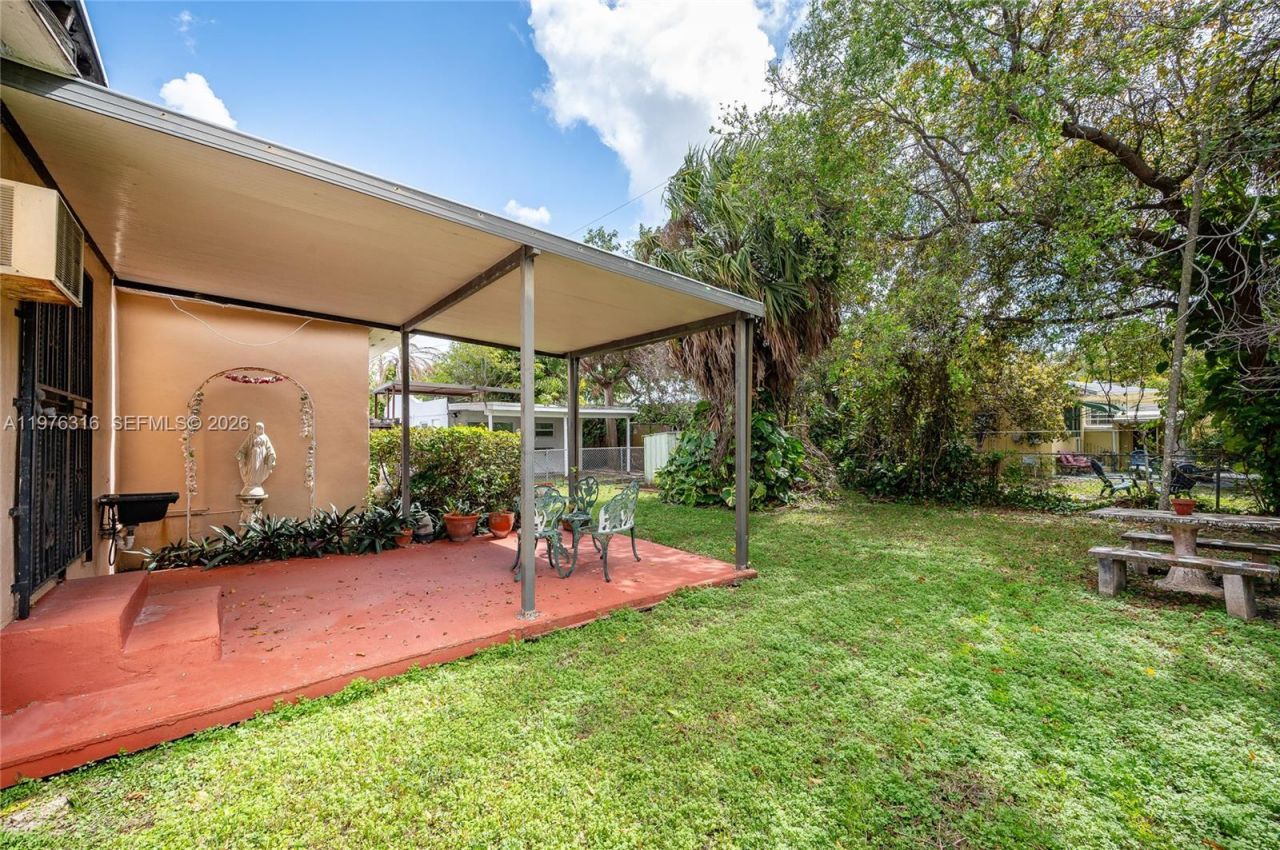 1780 SW 23rd St, Miami, FL 33145 Photo