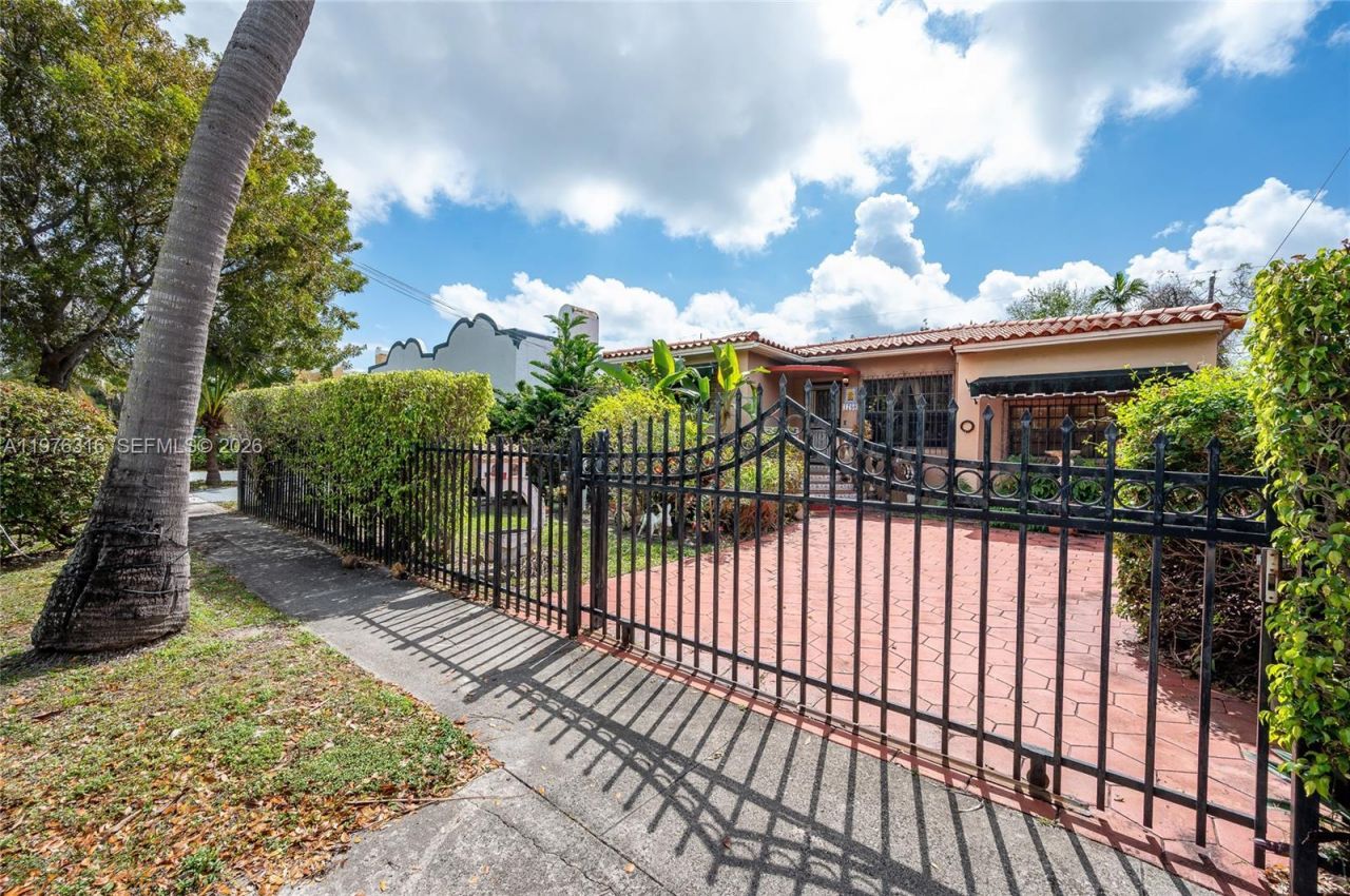 1780 SW 23rd St, Miami, FL 33145 Photo