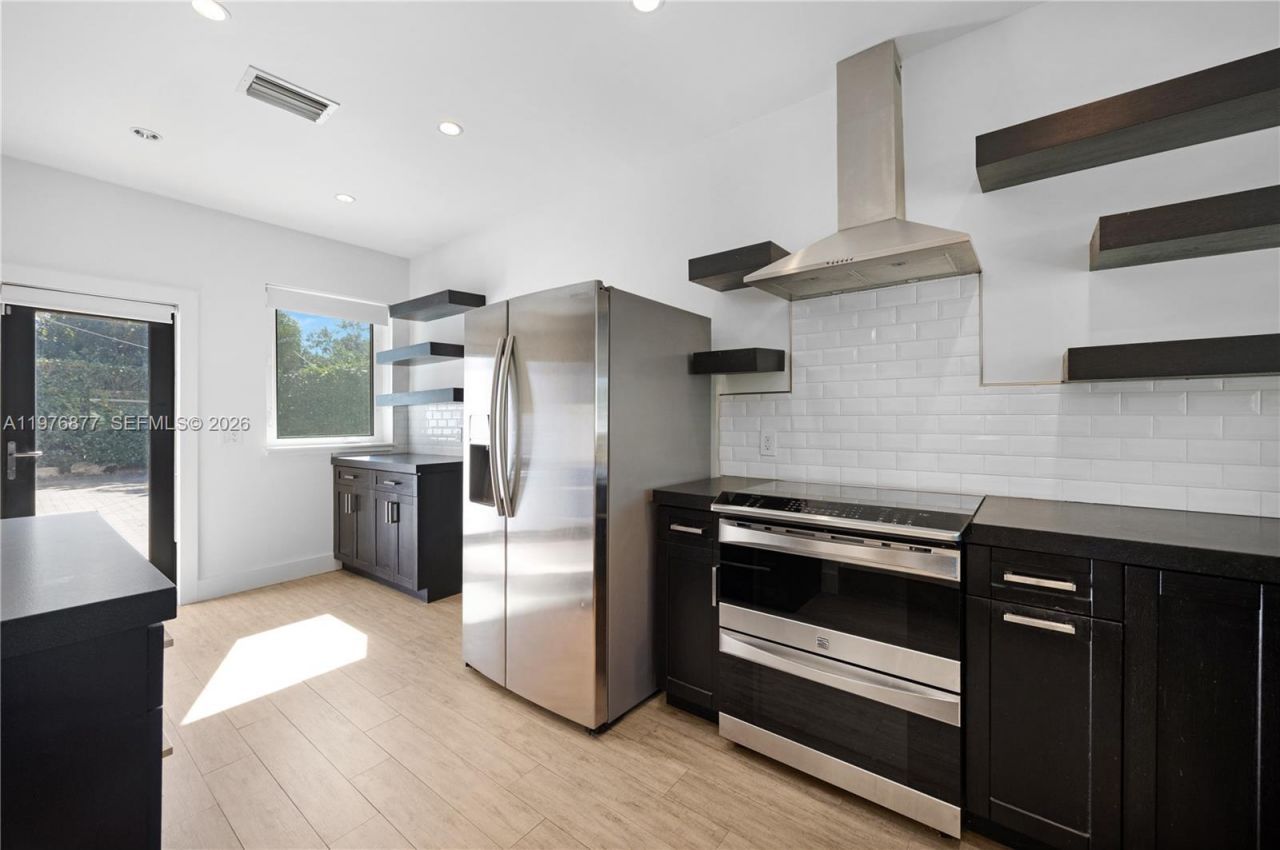 6476 SW 10th Ter , West Miami, FL 33144 Photo