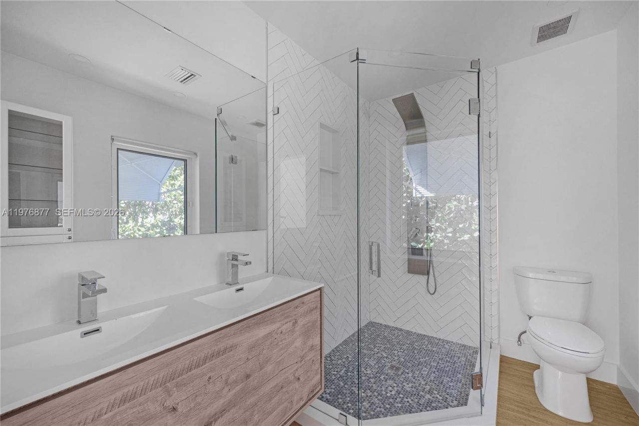 6476 SW 10th Ter , West Miami, FL 33144 Photo