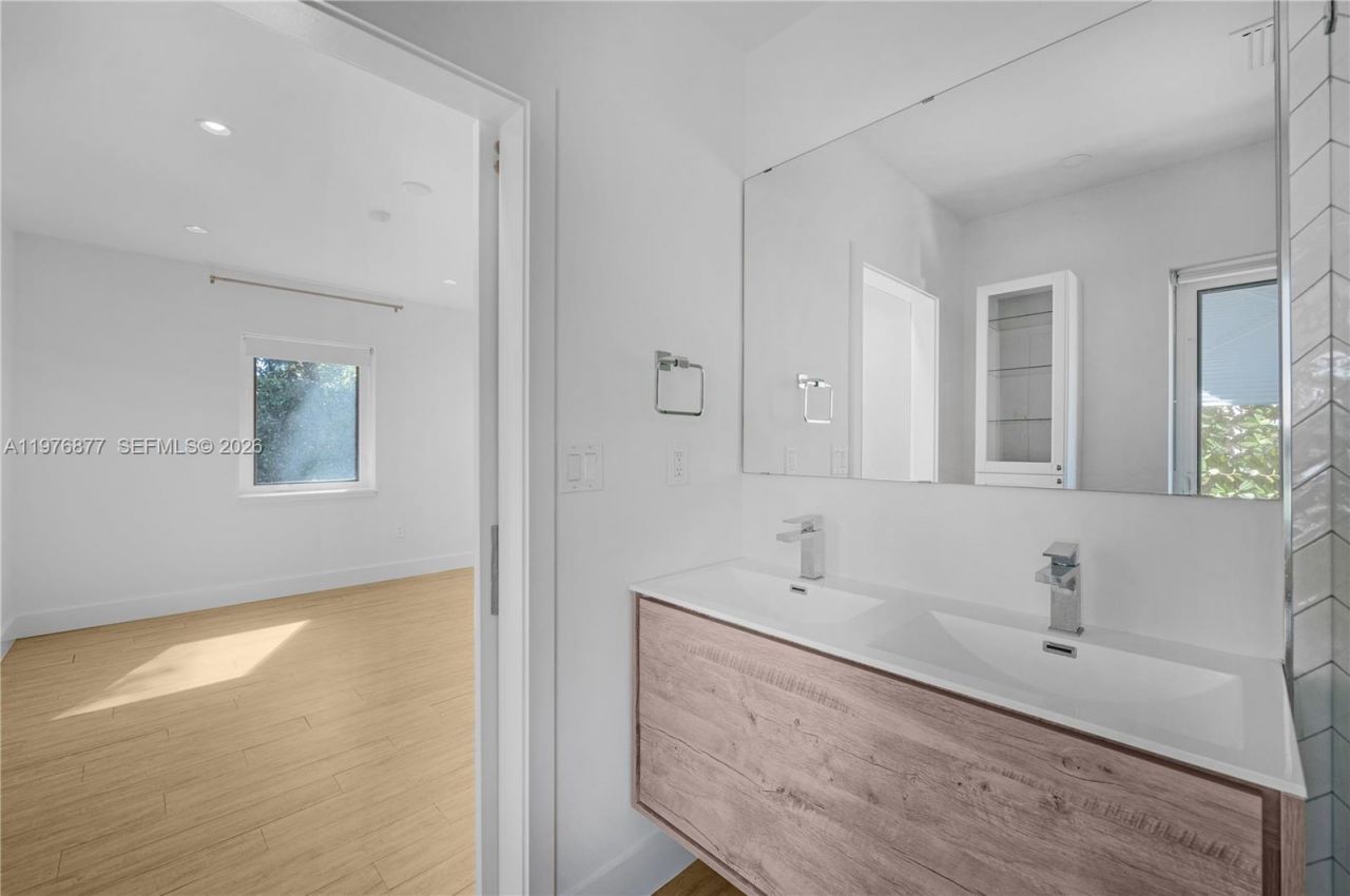 6476 SW 10th Ter , West Miami, FL 33144 Photo