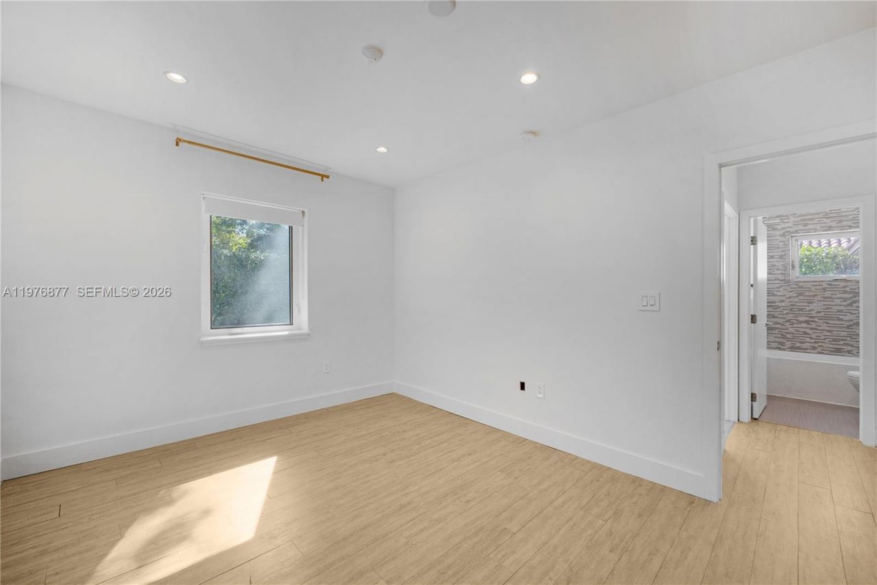 6476 SW 10th Ter , West Miami, FL 33144 Photo