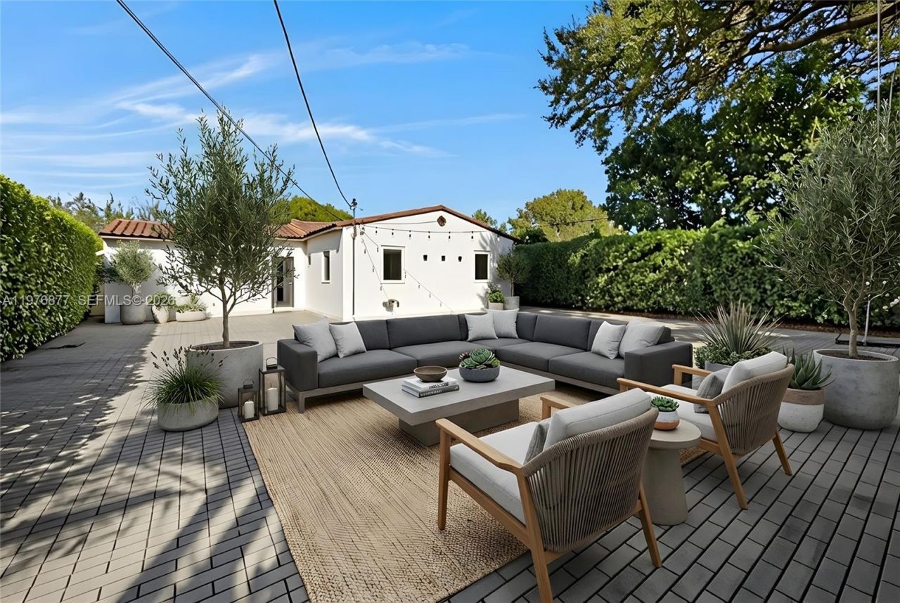 6476 SW 10th Ter , West Miami, FL 33144 Photo