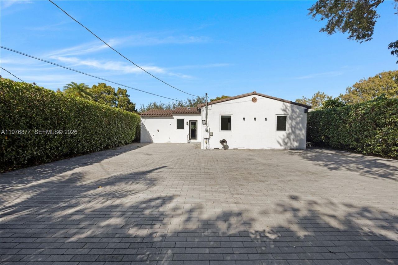 6476 SW 10th Ter , West Miami, FL 33144 Photo