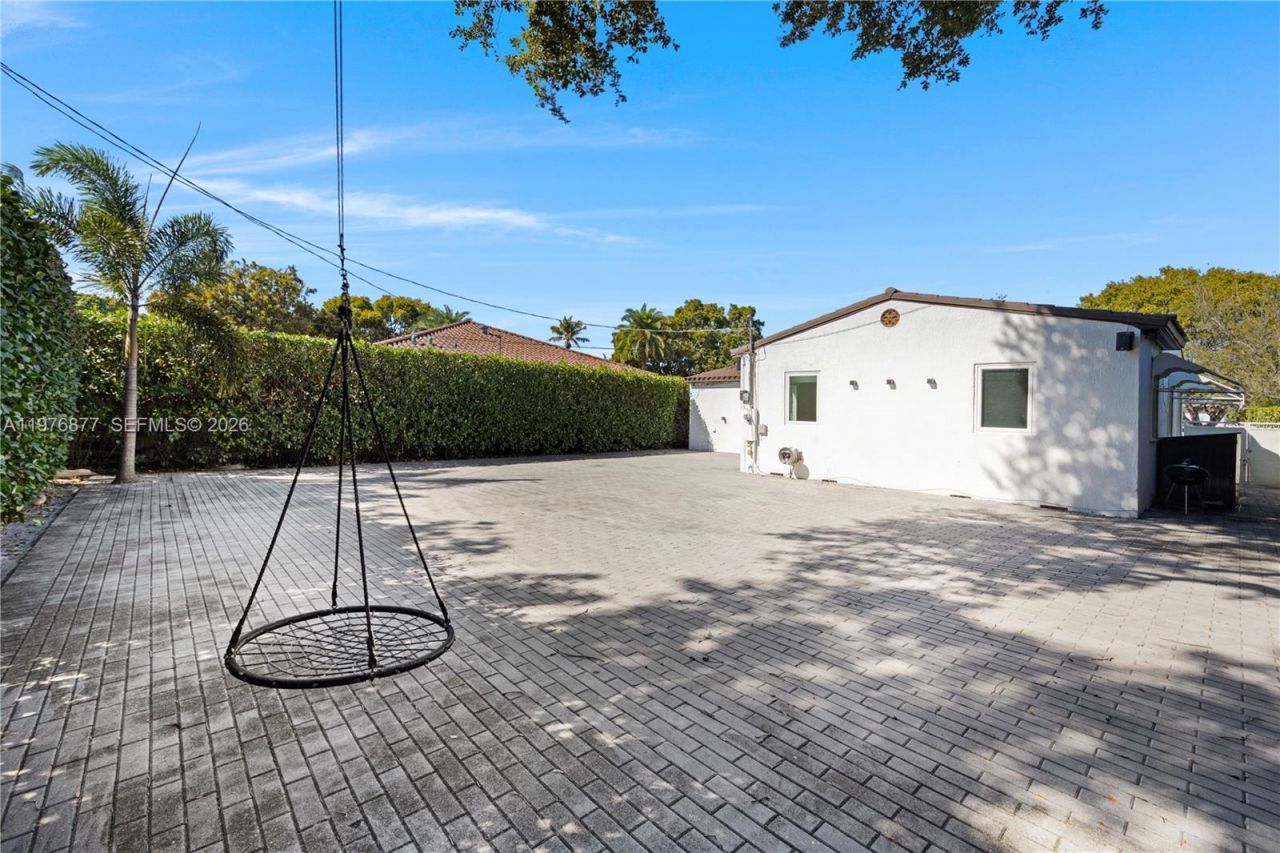 6476 SW 10th Ter , West Miami, FL 33144 Photo