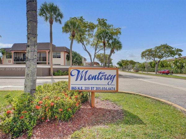 871 NE 207 LN, Unit 203-15, Miami, FL 33179
