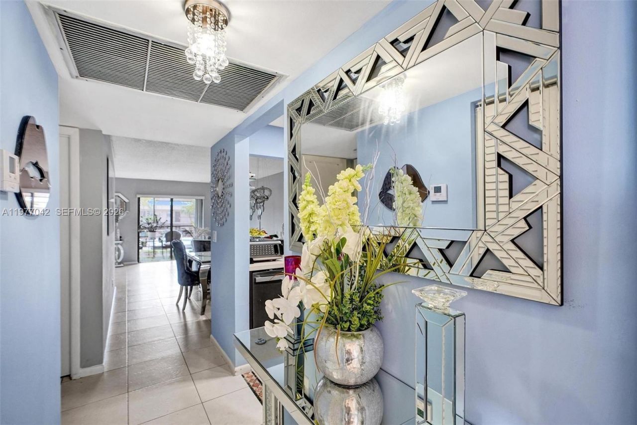 871 NE 207 Ln, Unit 203-15, Miami, FL 33179 Photo