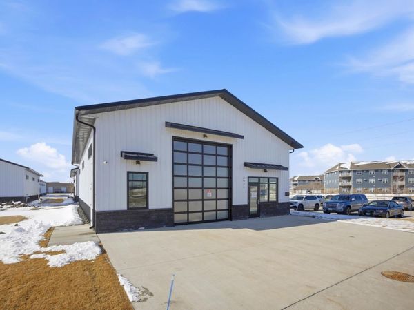 2971 Thunder Road S, Fargo, ND 58104