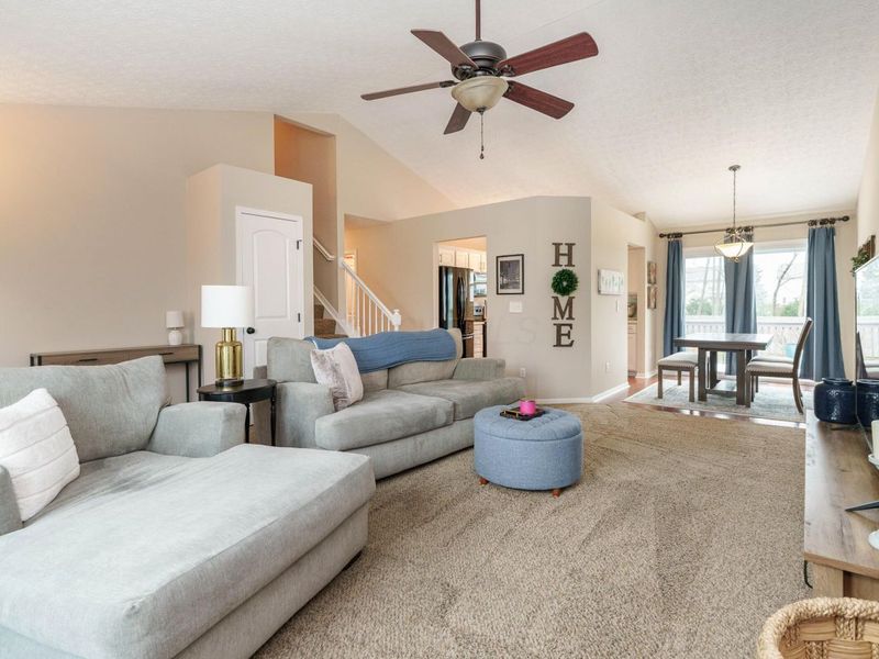 5094 Gredle Drive , Hilliard, OH 43026 Photo 2