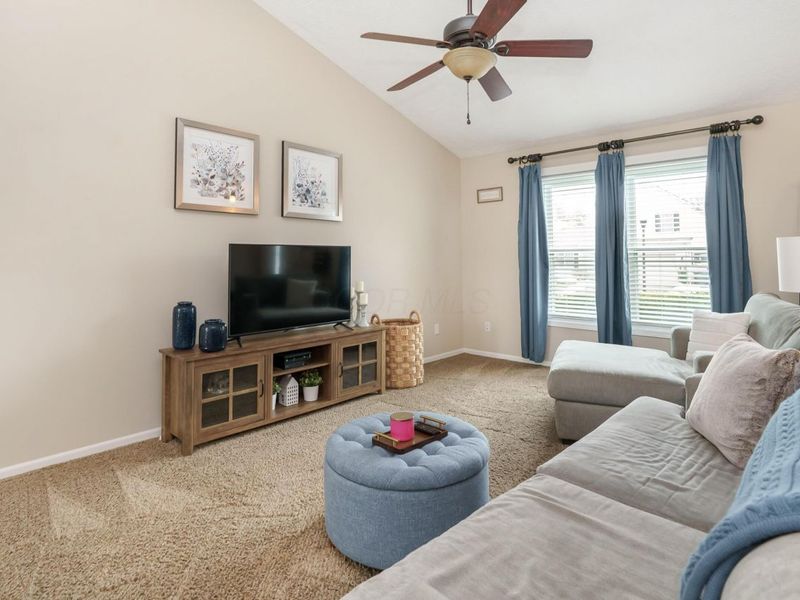 5094 Gredle Drive , Hilliard, OH 43026 Photo 5