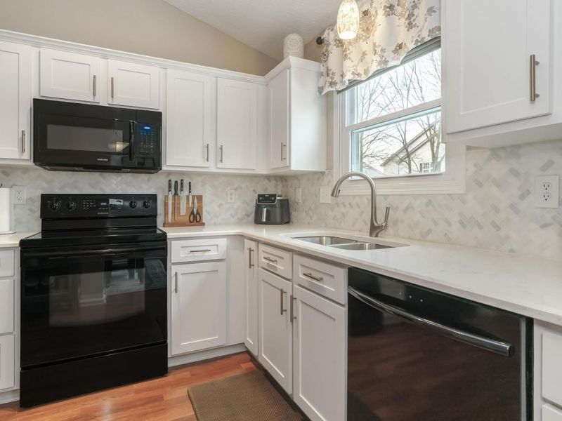 5094 Gredle Drive , Hilliard, OH 43026 Photo 8